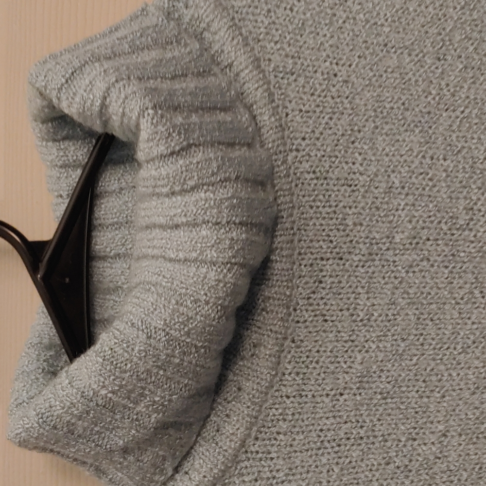 Sweater - Picture 2 of 4